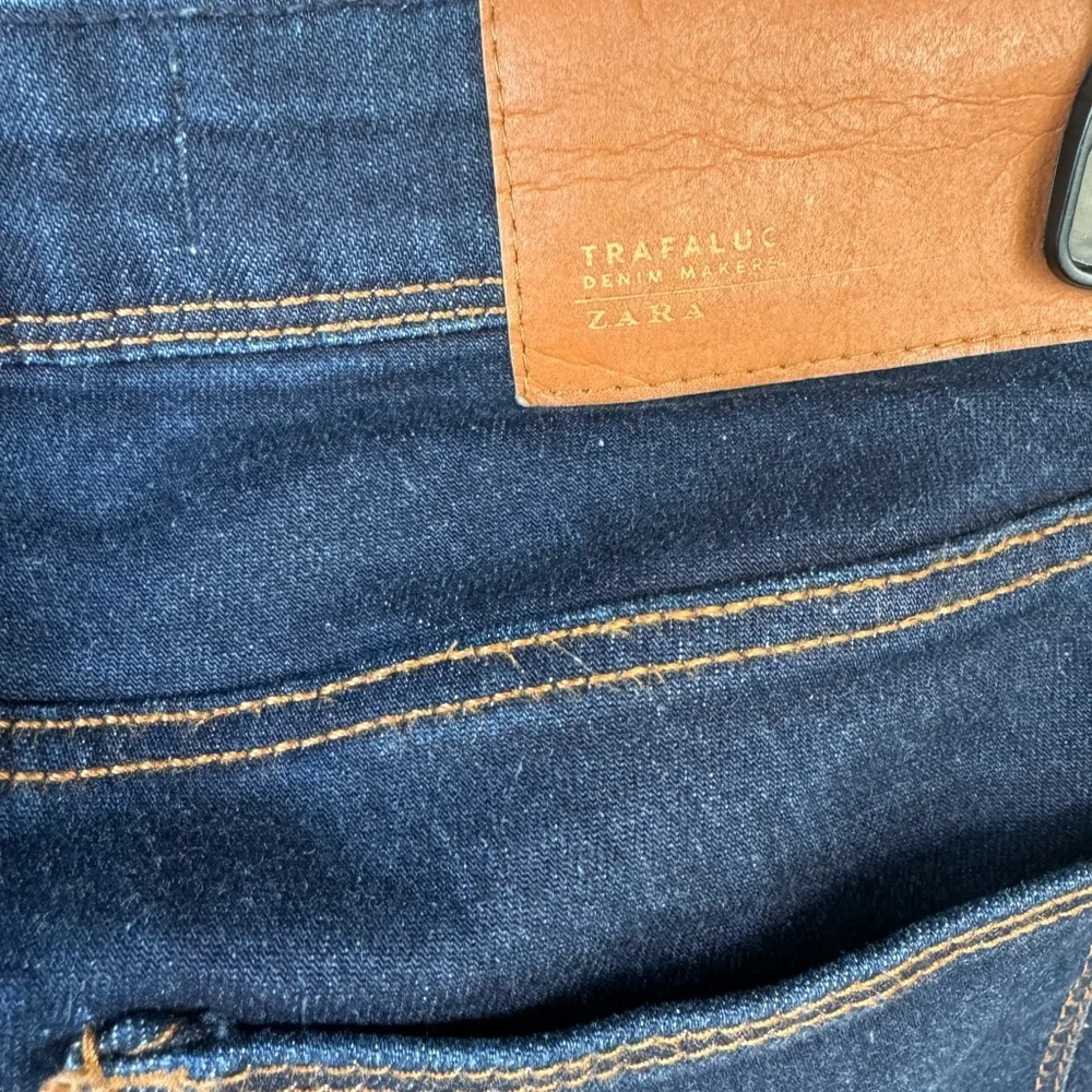 Zara TRAFALUC Women's Dark Blue Jeans Size 2 Stretch